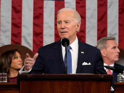 El presidente Joe Biden pronuncia el discurso sobre el Estado de la Unión ante el Congreso, en el Capitolio de Estados Unidos, este martes, en Washington.
