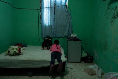 Dayana Milagros, de 9 años sufre espina bífida por ese padecimiento ha viajado desde Honduras a Estados Unidos en busca de atención médica, en marzo 2021.