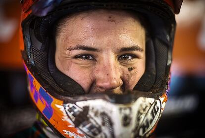 Laia Sanz acaba de convertirse en la piloto oficial de KTM, una marca que ha ganado los últimos 13 Dakar. Todos los elementos se han alineado para que Sanz se corone por fin como la reina del desierto