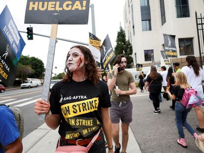 SAG-AFTRA members walk the picket line during their ongoing strike outside Sony Studios in Culver City, California, U.S. September 29, 2023.