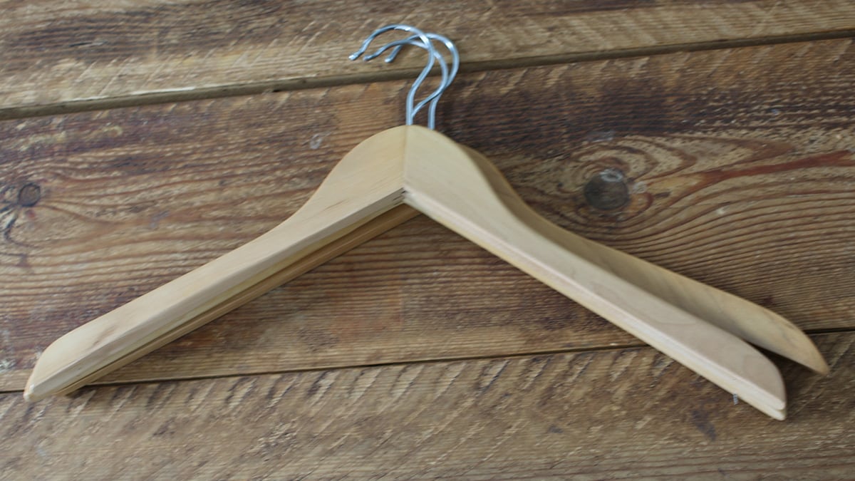 Perchas de madera para ropa Gerso.