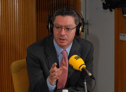 El alcalde de Madrid, Alberto Ruiz-Gallardón, esta mañana en la SER.
