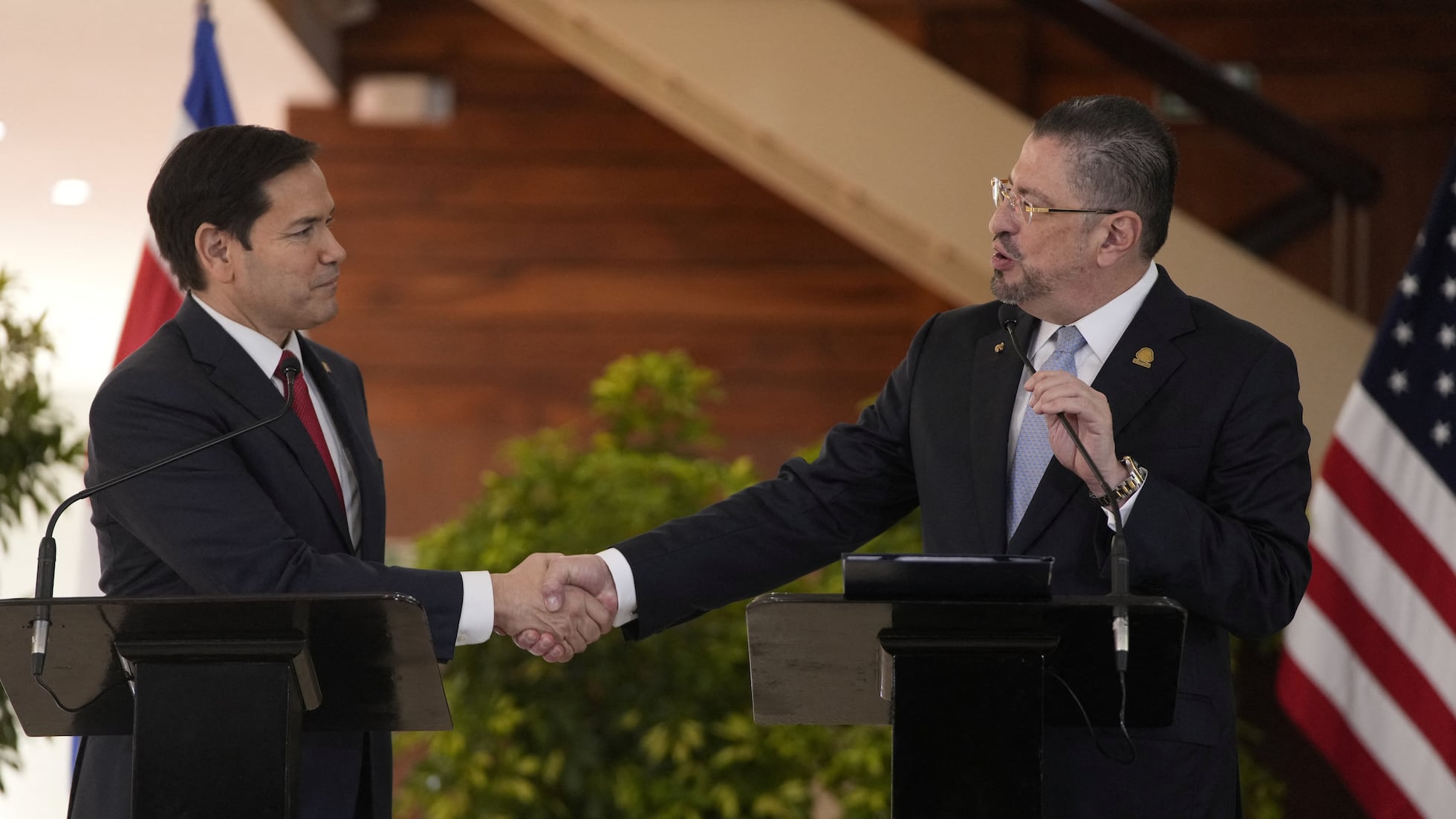 Rubio đề nghị giúp đỡ Costa Rica trong cuộc chiến chống buôn bán ma túy và tìm cách kiềm chế các công ty công nghệ Trung Quốc | EL PAÍS America