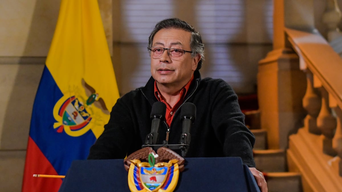 Petro revela un documento que vincula a la inteligencia policial de la era Duque con la compra del software espía Pegasus | EL PAÍS América Colombia