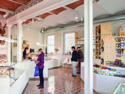 Interior de la carnicer&iacute;a galardonada de Celr&agrave;.