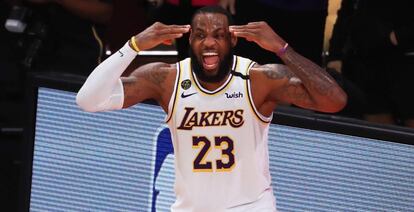 LeBron James, durante el partido en el que los Lakers se proclamaron campeones de la NBA, frente a los Miami Heat.