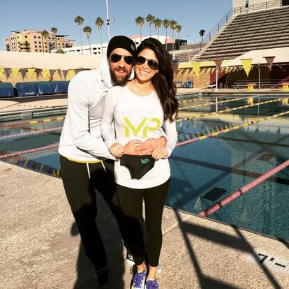 "Descubrimos hace 8 semanas que estamos esperando un bebé... Hoy estamos de unas 12 semanas y parece que va a ser un chico", dijo un emocionado Michael Phelps el 18 noviebre 2015. Un anuncio que hizo en su Instagram y para el escenario de la foto el nadador olímpico estadounidense escogió, cómo no, una piscina.