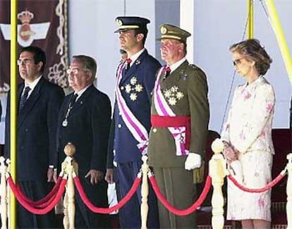 Los Reyes, durante el acto celebrado en la base aérea de Gando, en Gran Canaria.