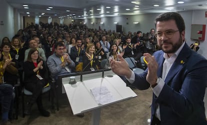 El vicepresidente de la Generalitat, Pere Aragonès, tras la aprobación del acuerdo con el PSOE en el consejo nacional de ERC, este jueves.