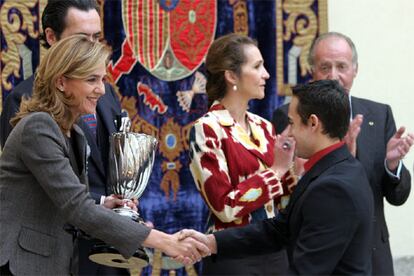 La infanta Cristina entrega el Premio Infanta de España Doña Cristina al gimnasta madrileño Rafael Martínez.