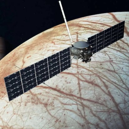 An artist's concept shows a NASA's Europa Clipper spacecraft flying past Jupiter's moon Europa in this undated illustration released by NASA. NASA/JPL-Caltech/Handout via REUTERS    THIS IMAGE HAS BEEN SUPPLIED BY A THIRD PARTY. MANDATORY CREDIT.