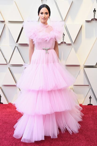 Kacey Musgraves apostó por una de las tendencias del momento: el tul. Giambattista Valli está detrás del diseño.