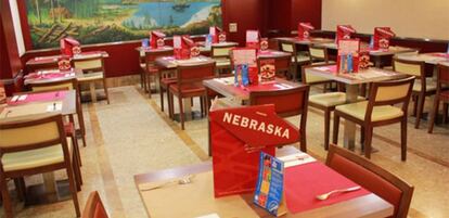 Interior de un cafetería de Nebraska.