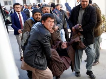 El ataque, que ha asumido el ISIS, se ha producido en un edificio que también alberga una agencia de noticias afgana