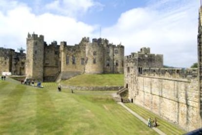 Perfil del castillo de Alnwick, en Northumberland (Reino Unido).