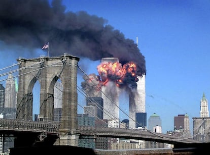 Momento en el que el vuelo de United Airlines 175 impacta contra el World Trade Center.