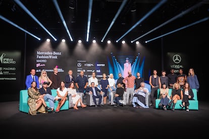 Foto de familia para el evento Mercedes-Benz Fashion Week Madrid en El pabellón 14.1 de IFEMA.