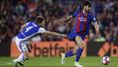 Illarramendi intenta detener a André Gomes.