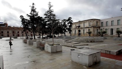 Vista de la plaza de San Fernando de Henares.