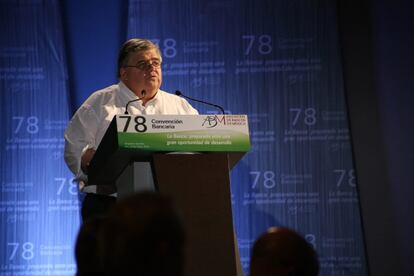 O presidente do Banco do México, Agustín Carstens.