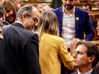 Imagen subida por Albert Rivera a las redes del momento en que Turull y Sánchez pasaron a su lado en el Congreso de los Diputados durante el primer día de la XIII Legislatura el 21 de mayo de 2019 