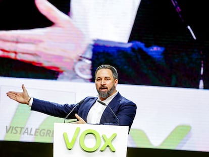 El presidente de VOX, Santiago Abascal, durante su intervención en la asamblea del partido en Vistalegre el 8 de marzo.