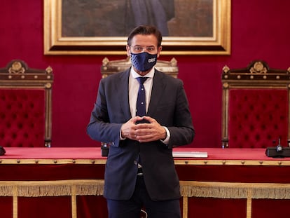 Luis Salvador, alcalde de Granada, durante una rueda de prensa en el Ayuntamiento de Granada, el pasado martes.