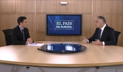 EL PAÍS Managing Editor David Alandete interviews Eurodeputy Esteban González Pons.