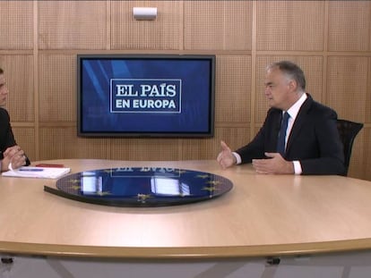 EL PAÍS Managing Editor David Alandete interviews Eurodeputy Esteban González Pons.