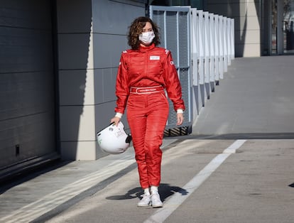 La presidenta regional, Isabel Díaz Ayuso, el pasado martes en el recién remodelado circuito de Madrid Jarama-RACE.