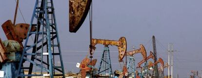Campo de extracción de petróleo en Venezuela