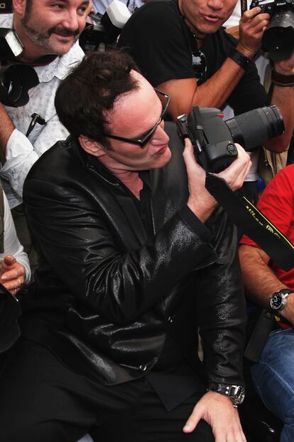 Quentin Tarantino directamente se mezcla con los paparazzi.