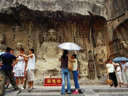 Estatuas talladas en las grutas de Longmen, en Luoyang, China.