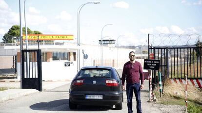 El guardia civil Luis Miguel Pouso, en el momento de ingresar en la prisión militar de Alcalá de Henares (Madrid).