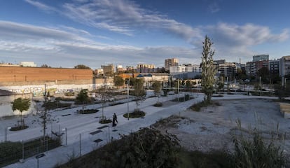 Terrenys edificables al voltant de l'eix verd del carrer Cristóbal de Moura.