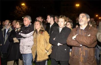 Desde la izquierda, Alfredo Pérez Rubalcaba, Isabel Allende, Felipe González, Trinidad Jiménez, Leire Pajín y Gaspar Llamazares, ayer en un acto contra el sida.