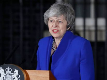 Theresa May ante la prensa en Downing Street tras superar la moción de censura.