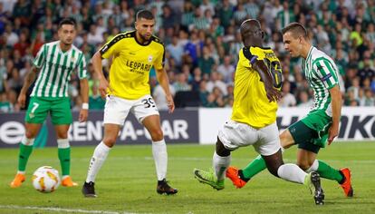 Lo Celso hace su primer gol con el Betis.