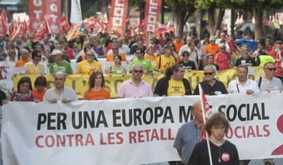 Cabeza de la manifestación de Valencia por una Europa más justa.