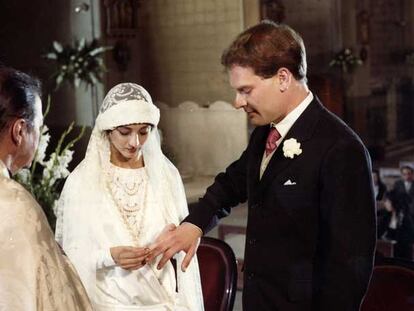 Silvia Munt (Colometa) y Lluís Homar (Quimet), en una escena de la serie 'La plaza del diamante' (1982), de Francesc Betriu.
