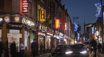 Brick Lane, la zona de Londres con mayor concentración de restaurantes indios. 