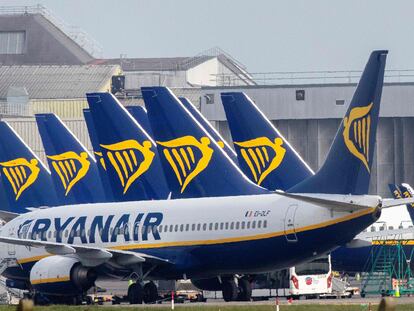 Ryanair gana 1.002 millones en su último ejercicio pero prevé pérdidas de 200 millones en el primer trimestre