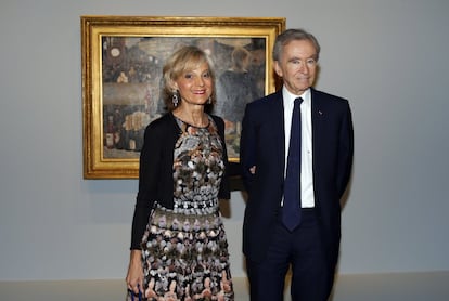 El presidente de LVMH, Bernard Arnault, y su esposa, Hélène Mercier, en la Fundación Louis Vuitton de París, en febrero de 2019.