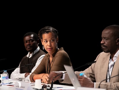 Desde la izquierda, Juan Tomás Ávila Laurel, Deborah Ekoka y Amadou Bocar Sam Daff, durante el II Encuentro de hispanistas África-España: la huella africana en el español.