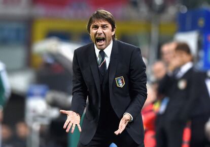 Antonio Conte, en un partido con Italia.