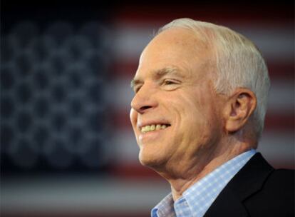 John McCain, durante un discurso pronunciado en un acto en Michigan, el viernes.
