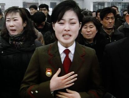 Lloros y despedidas ante el féretro del dictador Kim Jong-il