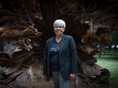 Mónica Pacheco Skidmore en el bosque de Chapultepec.