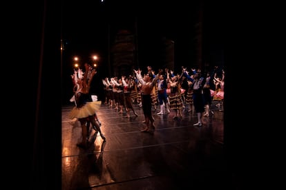 Ultima escena de la Gala por el Ballet Estable, el 7 de agosto.