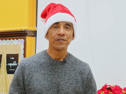 Captura de pantalla del vídeo de felicitación de Navidad publicado por Barack Obama en X.